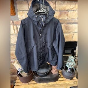 CABELAS SIZE MEDIUM BLACK MENS GORETEX JACKET WITH HOOD